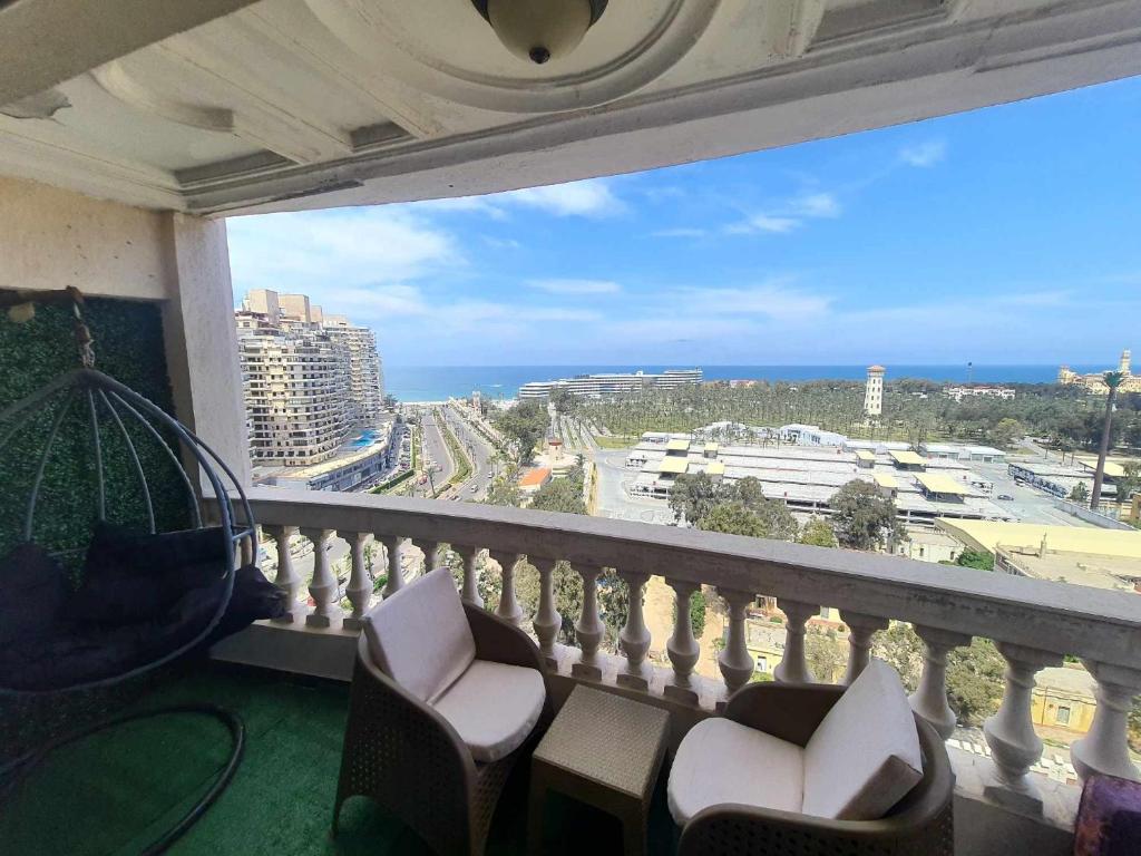 Sea and Montaza Palace view 2 bedrooms apartment alexandria,2 full bathrooms, with 2 AC and 1 Stand Fan, free wifi , available all year days with 3 heavy blankets - 14