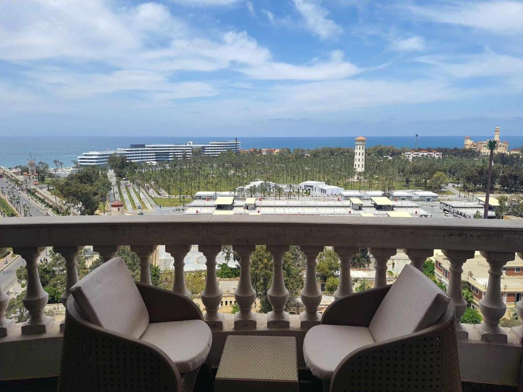 Sea and Montaza Palace view 2 bedrooms apartment alexandria,2 full bathrooms, with 2 AC and 1 Stand Fan, free wifi , available all year days with 3 heavy blankets - 10