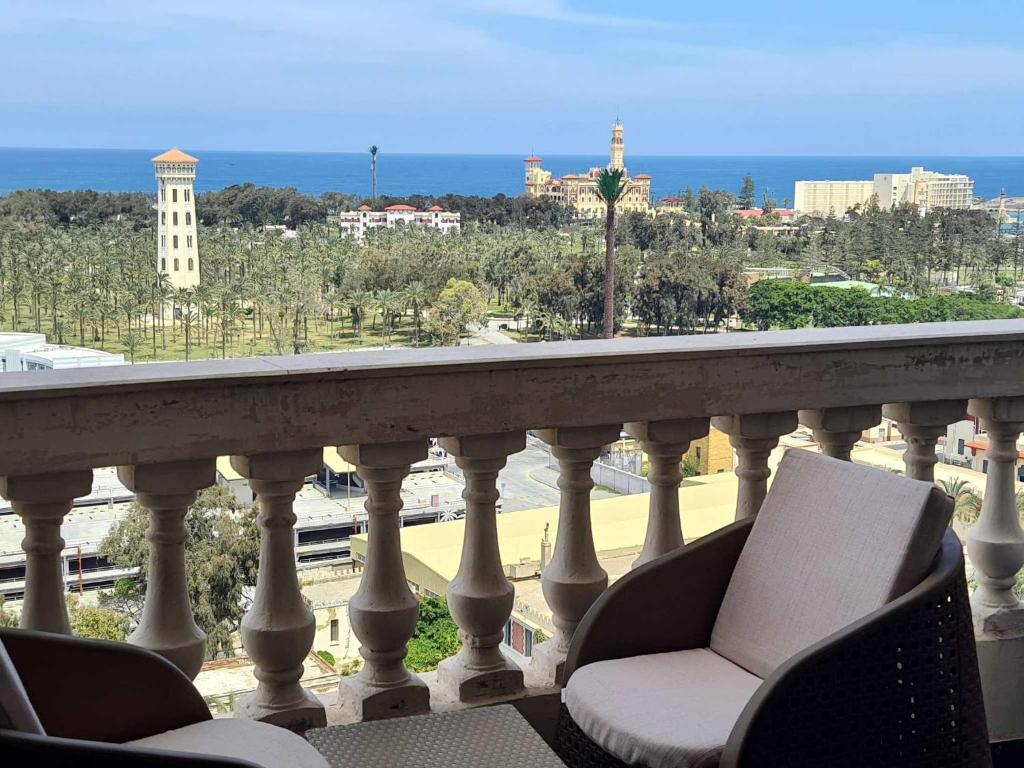 Sea and Montaza Palace view 2 bedrooms apartment alexandria,2 full bathrooms, with 2 AC and 1 Stand Fan, free wifi , available all year days with 3 heavy blankets - 8