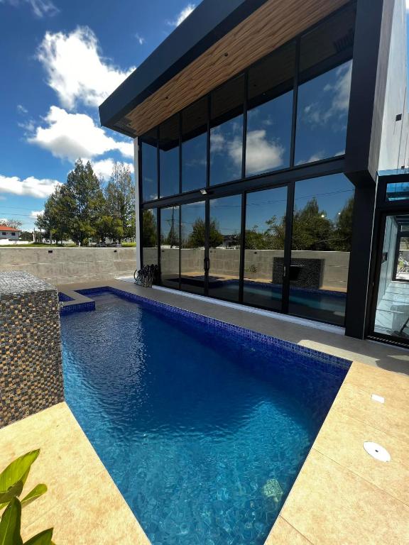 Bazén v ubytování Casa Serene Tagaytay (Pool, Deluxe, Relaxing Stay) nebo v jeho okolí