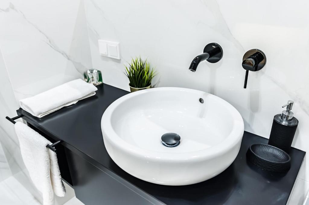 Kúpeľňa v ubytovaní VipWarsawApartments Onyx Mennica Residence