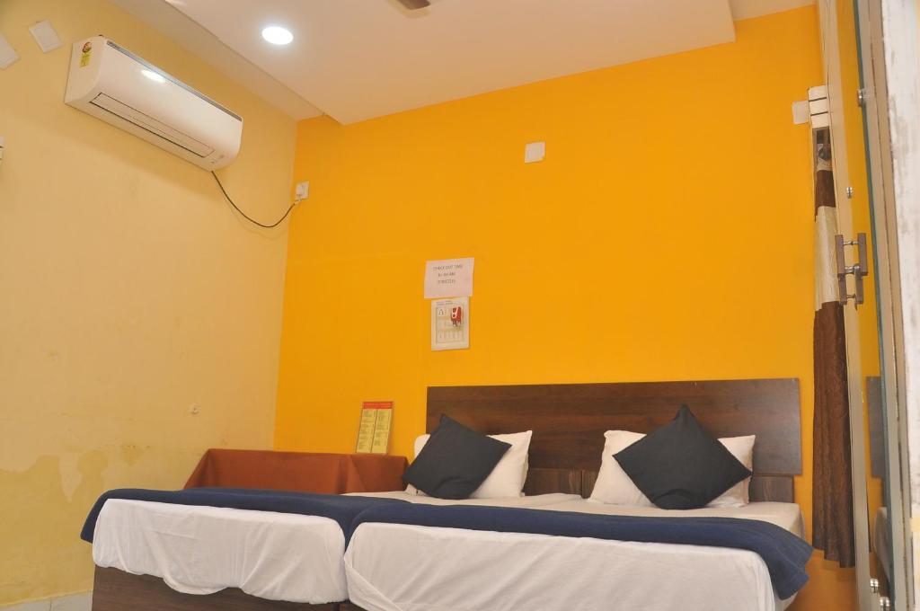 Chitrakut Bungalows - Deluxe Double Room