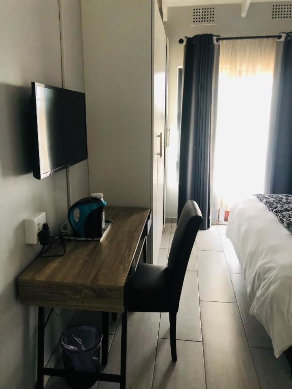 Elihle Guest house - Camera King Deluxe