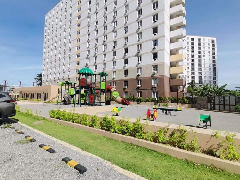 Herní místnost nebo prostor pro děti v ubytování Condo in Lapu-Lapu wd 3 Pools free wifi&Netflix