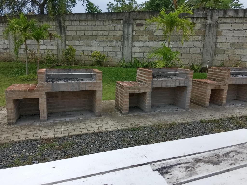Fotografie z fotogalerie ubytování Condo in Lapu-Lapu wd 3 Pools free wifi&Netflix v destinaci Agus