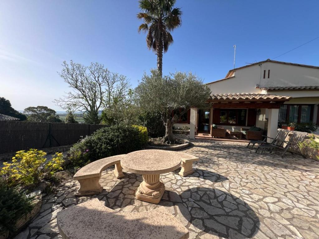 En have udenfor Torre Vella 66