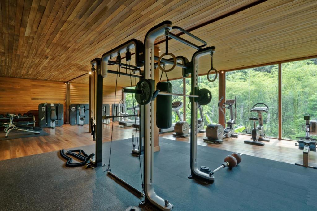 Fitness centrum a/nebo fitness zařízení v ubytování Six Senses Yao Noi