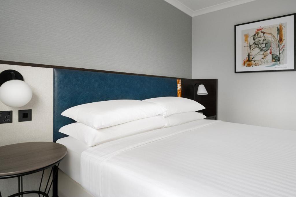 Glasgow Marriott Hotel - Executive King Room - Lounge Access