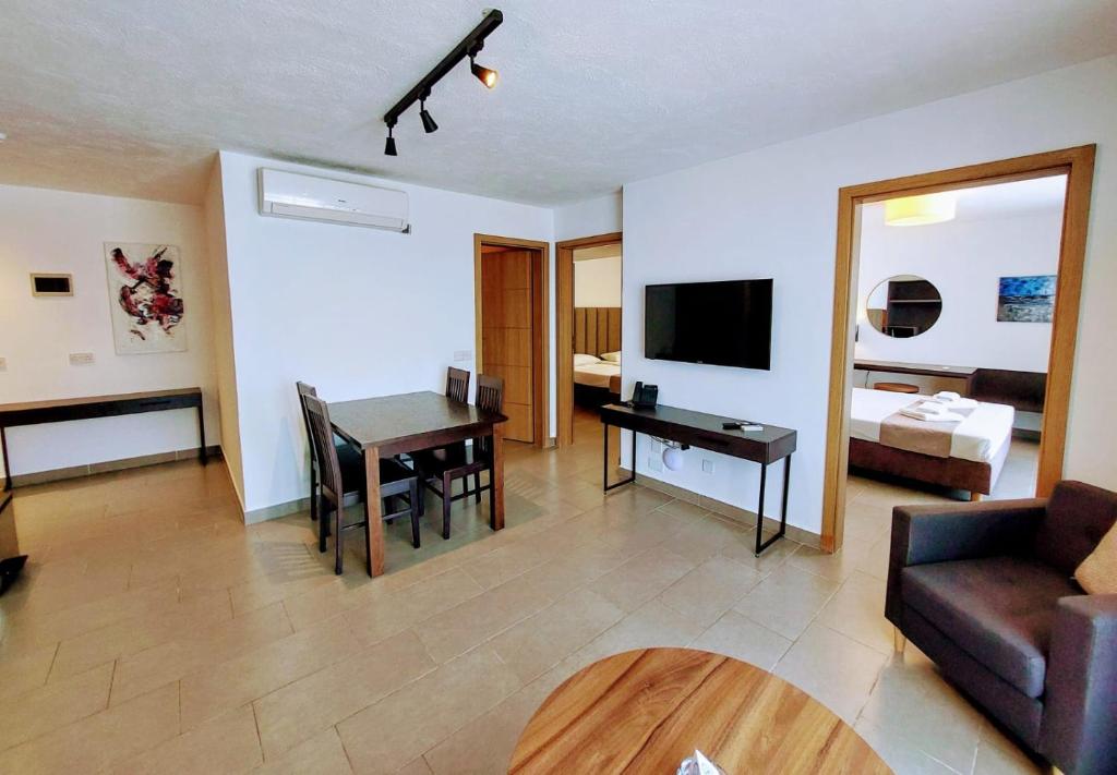 Luna Holiday Complex - Penthouse Suite