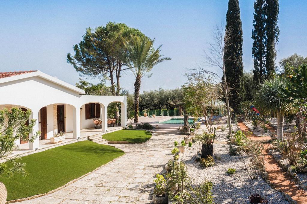 Zahrada ubytování MyThea Villa by "elite"