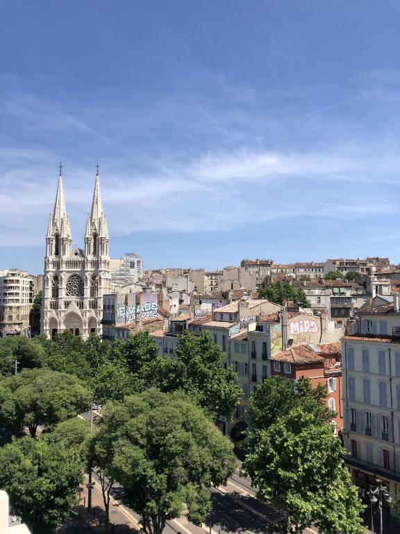 Nespecifikovaný výhled na destinaci Marseille nebo výhled na město při pohledu z bed and breakfast