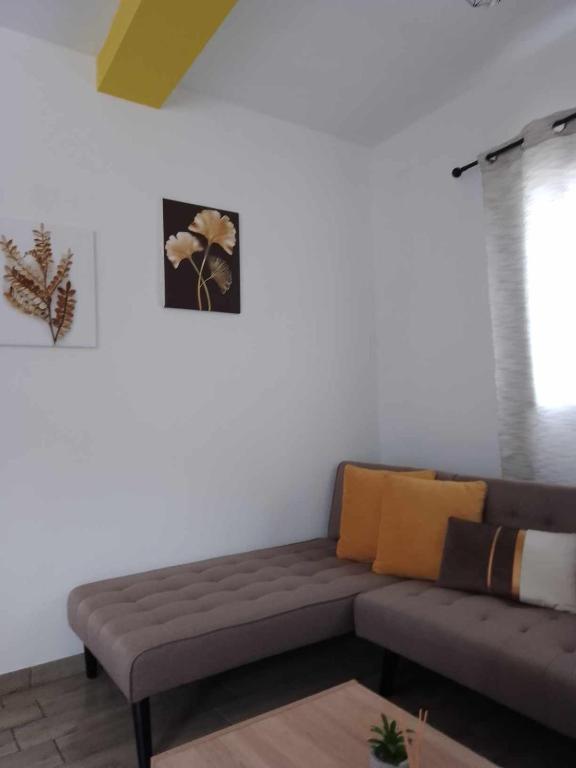 Posezení v ubytování Afionas Cottage