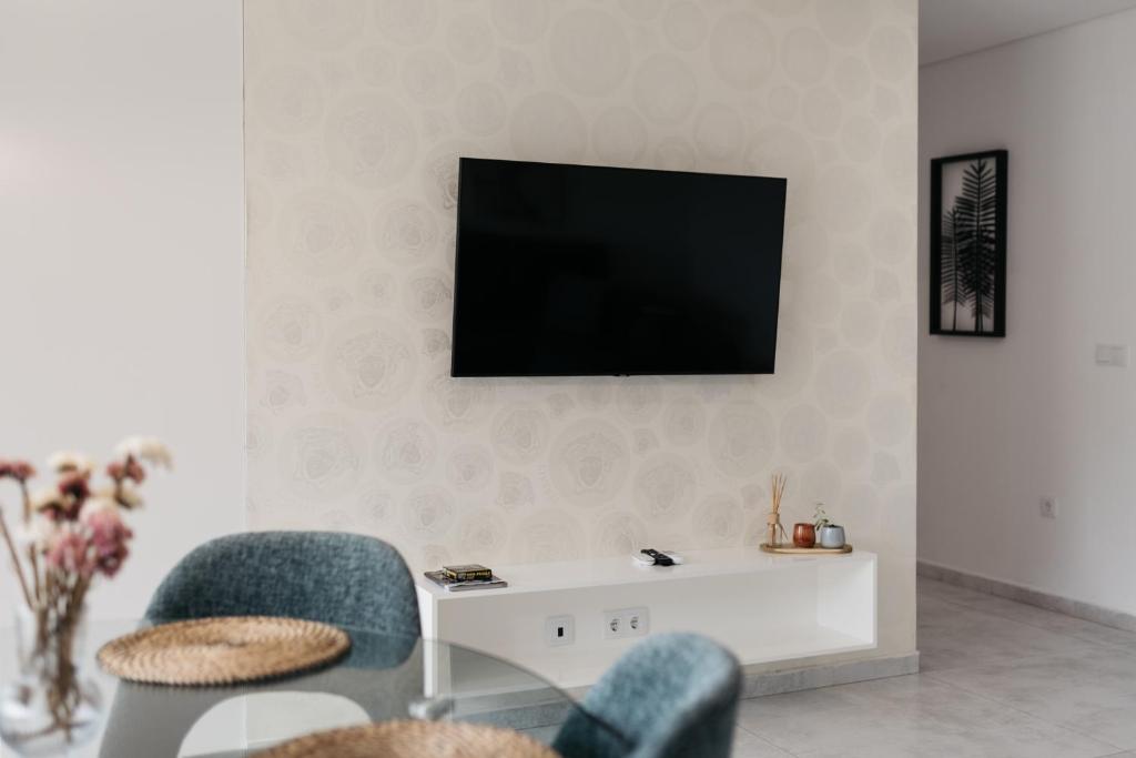 TV a/nebo společenská místnost v ubytování Quinta do Bento