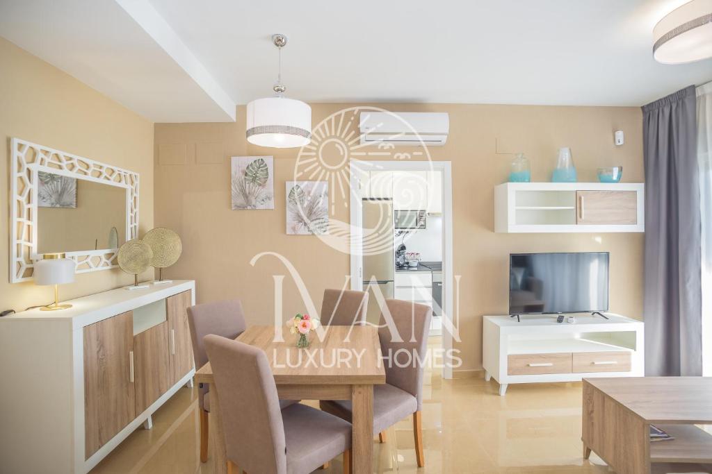 Kuchyň nebo kuchyňský kout v ubytování Casa Ralf Ivan Luxury Homes 9ªPlta Sur 1ªLinea