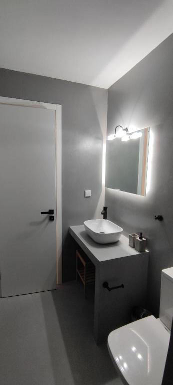 Koupelna v ubytování Aegean Gold Syros Suites