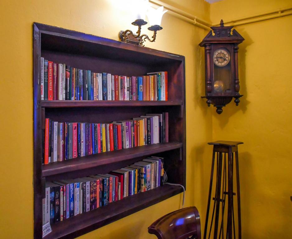 Byron Traditional Hotel - Resim 16