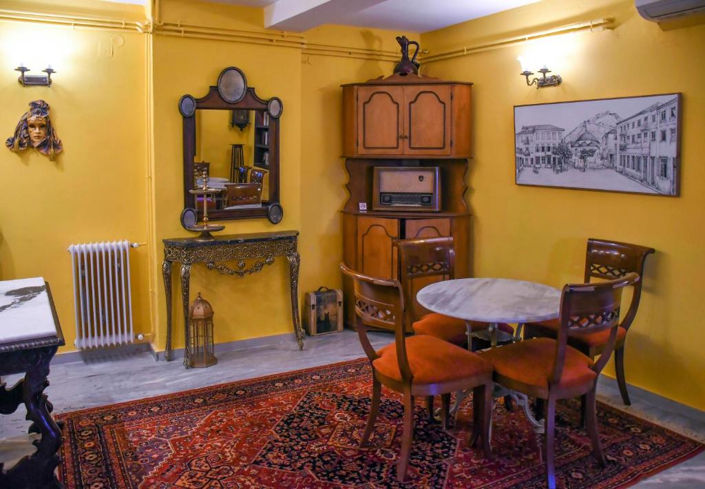 Byron Traditional Hotel - Resim 17