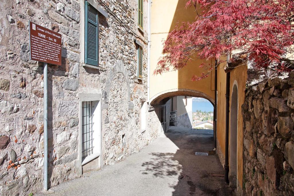 Fotografia z galérie ubytovania La Vecchia Torre v destinácii Porto Valtravaglia