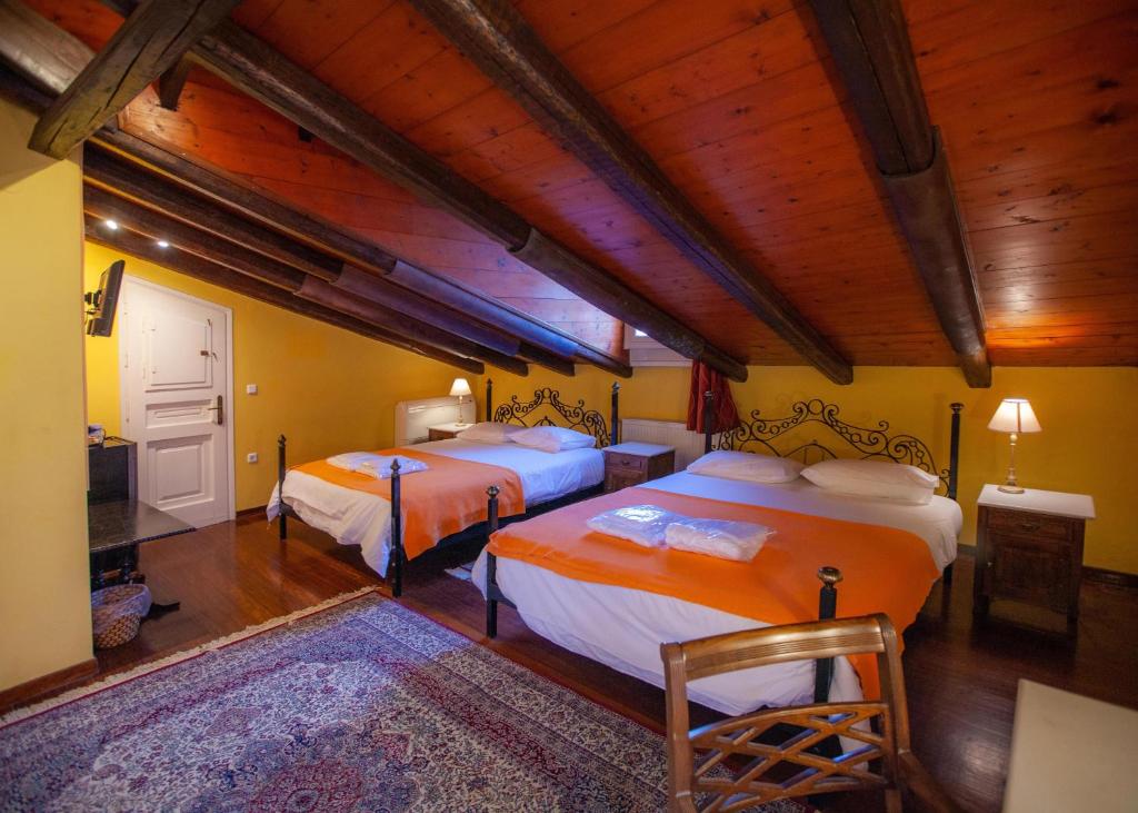 Byron Traditional Hotel - 18