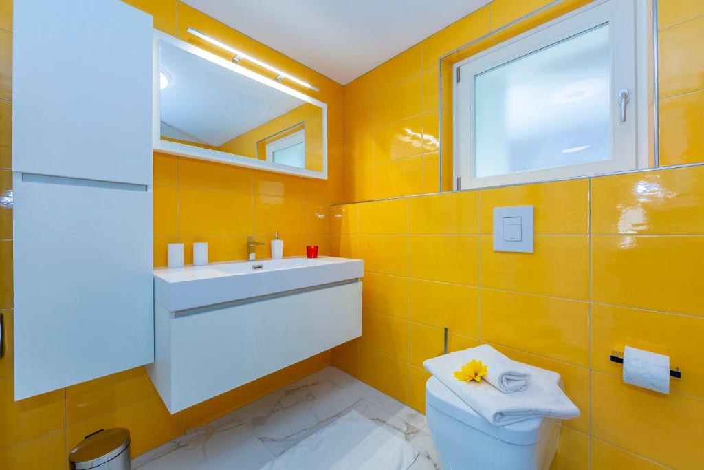 Koupelna v ubytování Yellow View Apartment - Happy Rentals