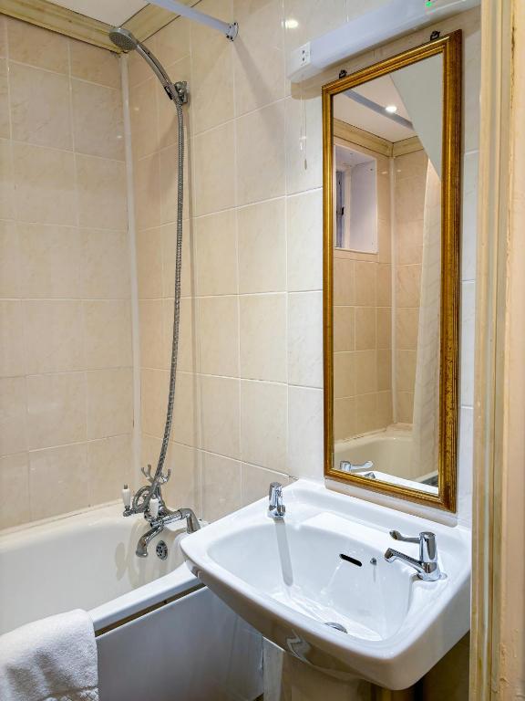 X Hotel Brunswick Square - Resim 20