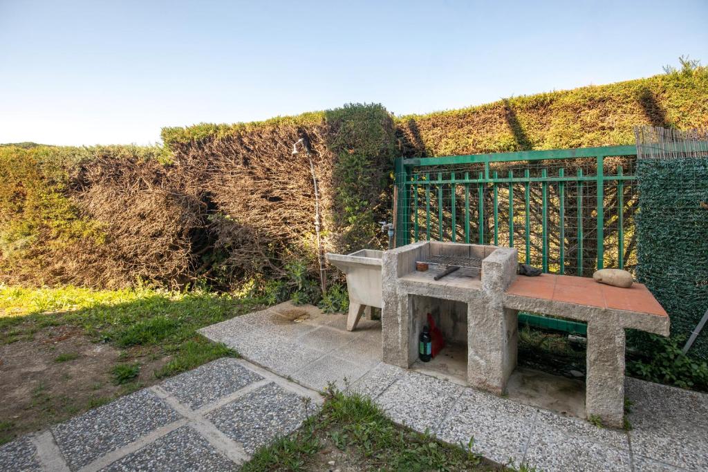 Zahrada ubytování Lacona Mare - HelloElba