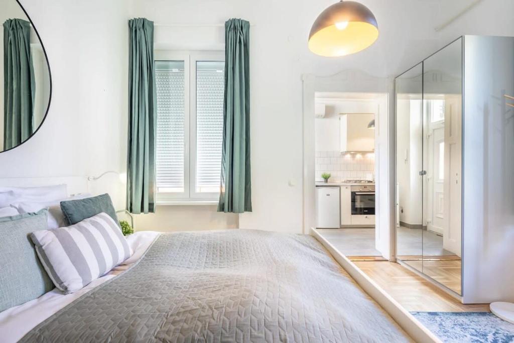 Posteľ alebo postele v izbe v ubytovaní Lovely & Cozy home with A C