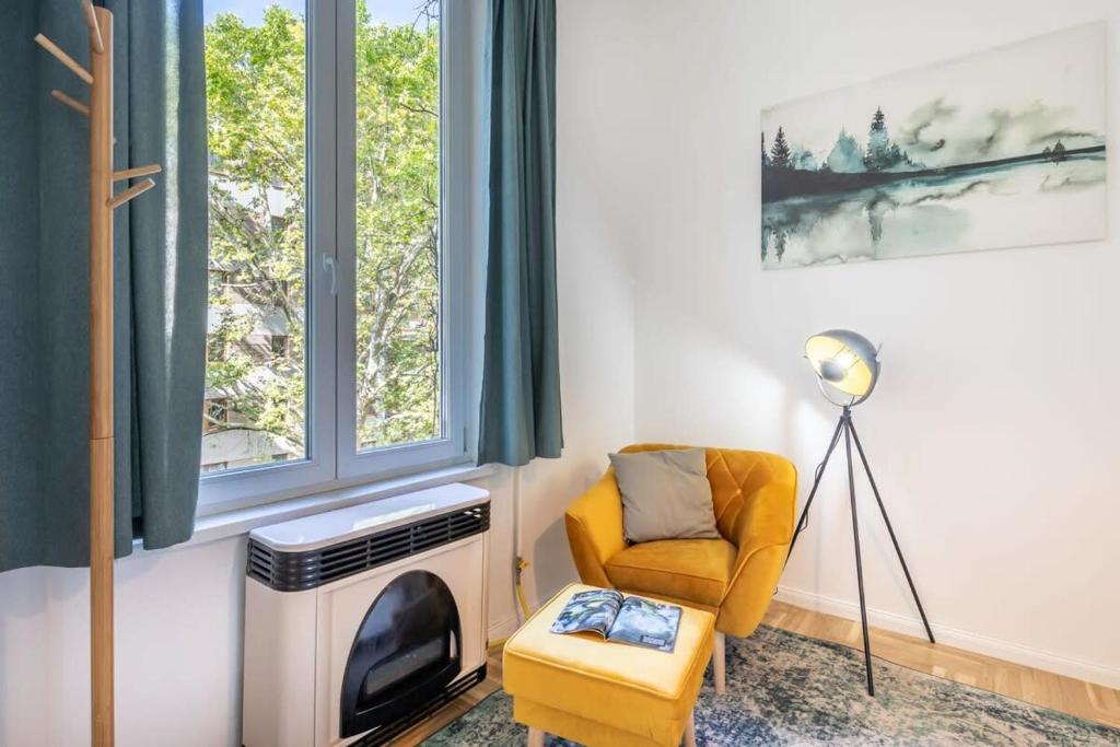 Posedenie v ubytovaní Lovely & Cozy home with A C