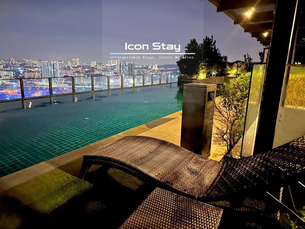 สระว่ายน้ำที่อยู่ใกล้ ๆ หรือใน Premium Retreat Suite @ Icon City