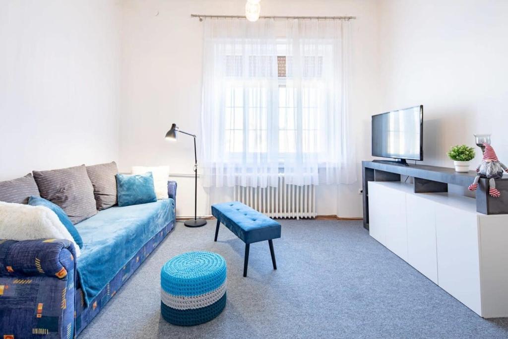 Historic Grace, Classical Apartment at Corvin 1082 Budapest, Corvin köz 5 kép - 1