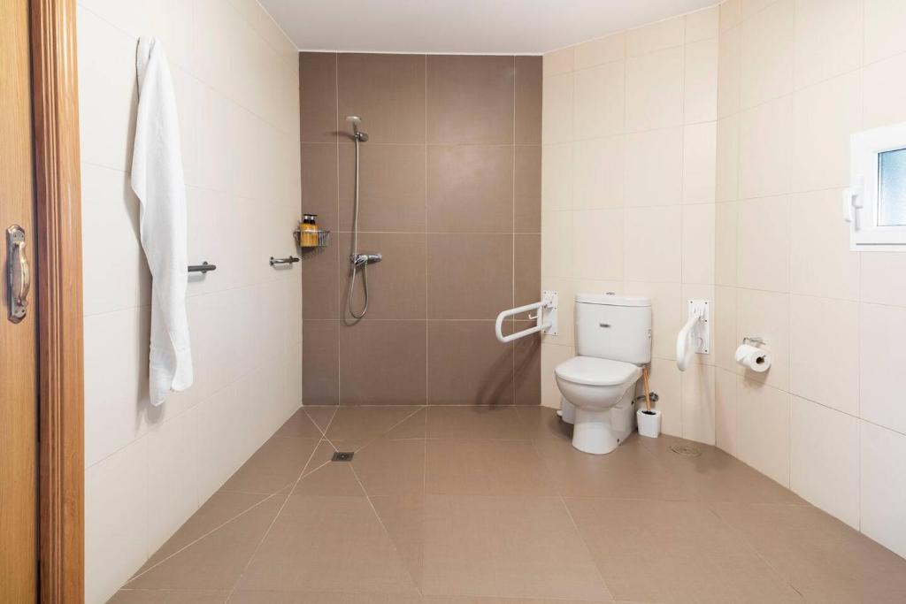 Kúpeľňa v ubytovaní GALIHOST - Casa con enorme jardín en Cambados