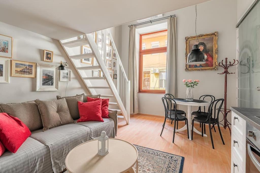 Elizabeth Boulevard Unity 1073 Budapest, 20 Erzsébet körút kép - 1