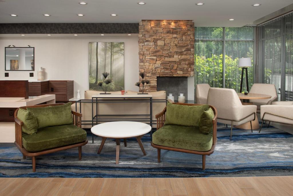 Posezení v ubytování Fairfield Inn & Suites by Marriott Ithaca