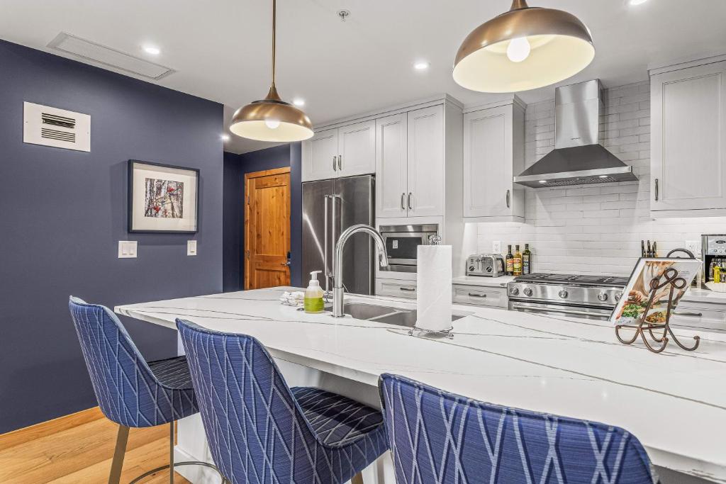 
106 - One Bedroom Condo
