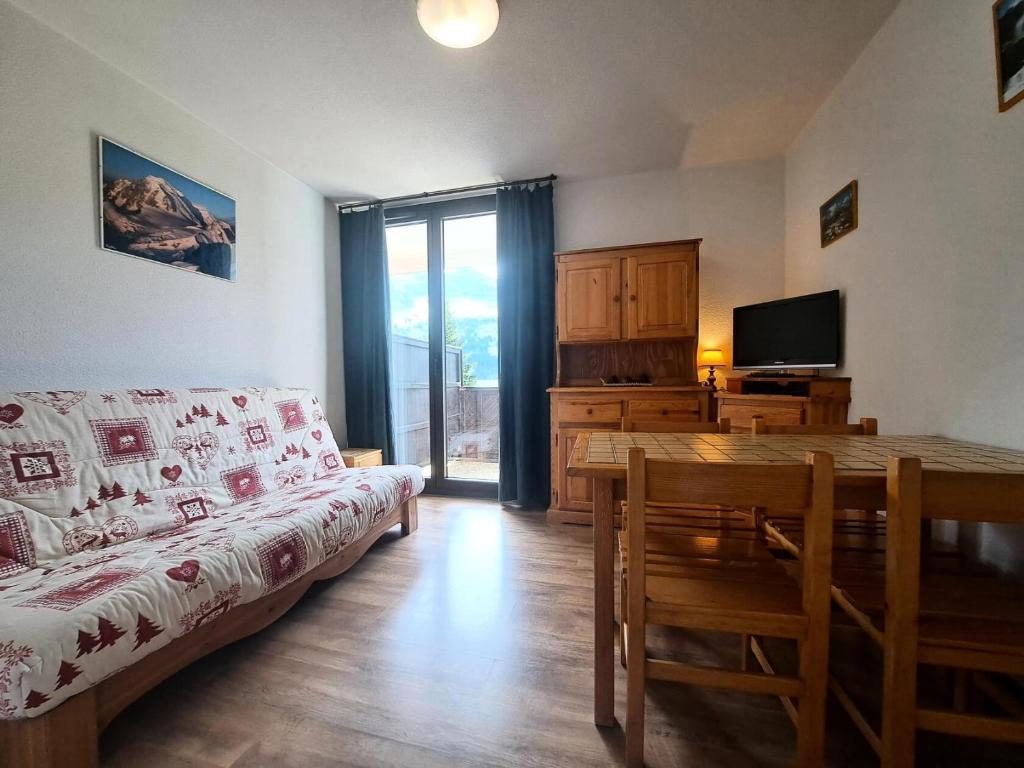 TV a/nebo společenská místnost v ubytování Résidence Doris - maeva Home - Studio 4 Personnes - Confort MAE-3910