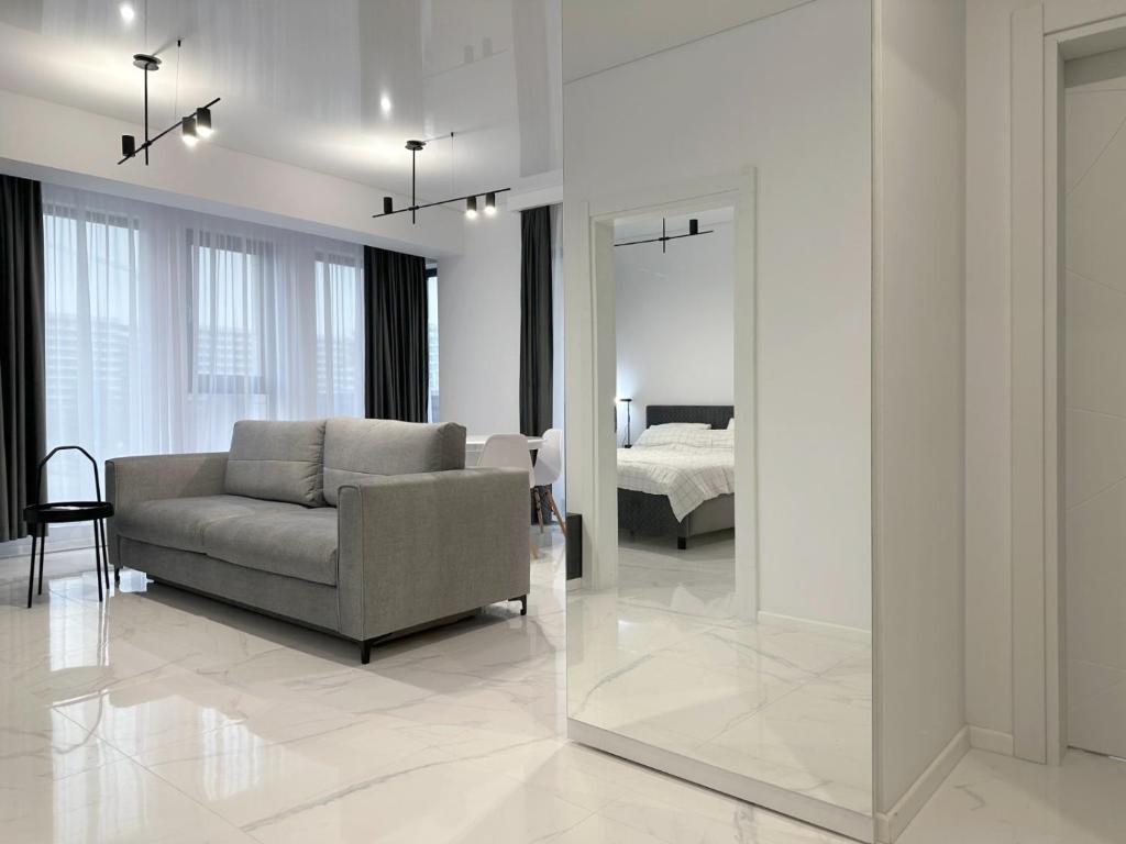 Koya Tower by the Lake Apartments, Mamaia (updated prices 2024)