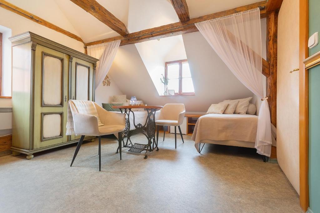 
Attic Deluxe Room with King Size Bed and Bath
