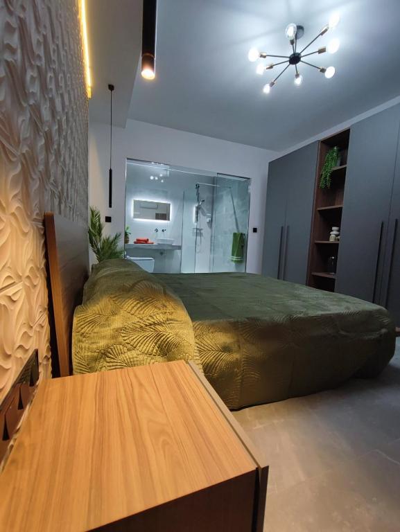 Posezení v ubytování B8 Seaside Luxury Rooms with private bathroom - dining area shared