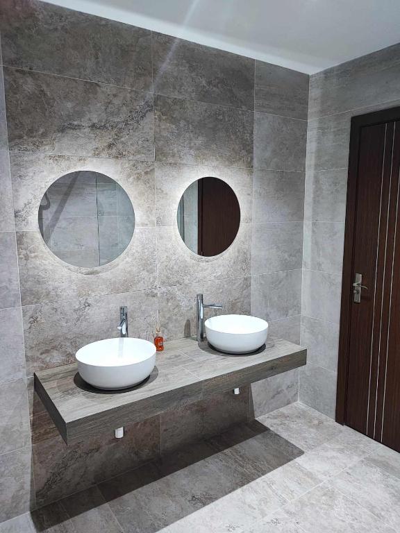 Koupelna v ubytování B8 Seaside Luxury Rooms with private bathroom - dining area shared