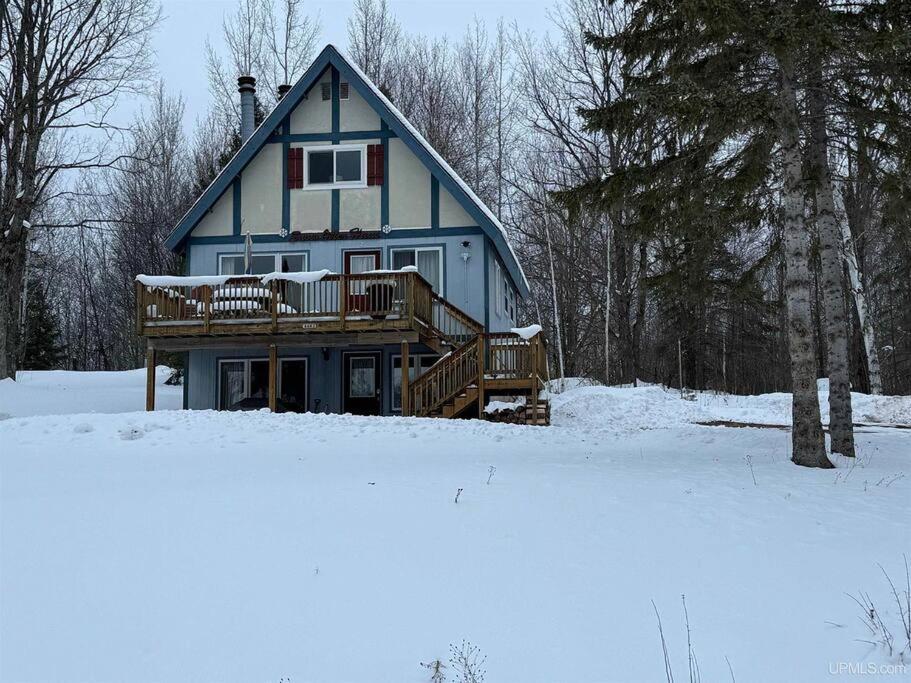 Snow Otter Haus under vintern