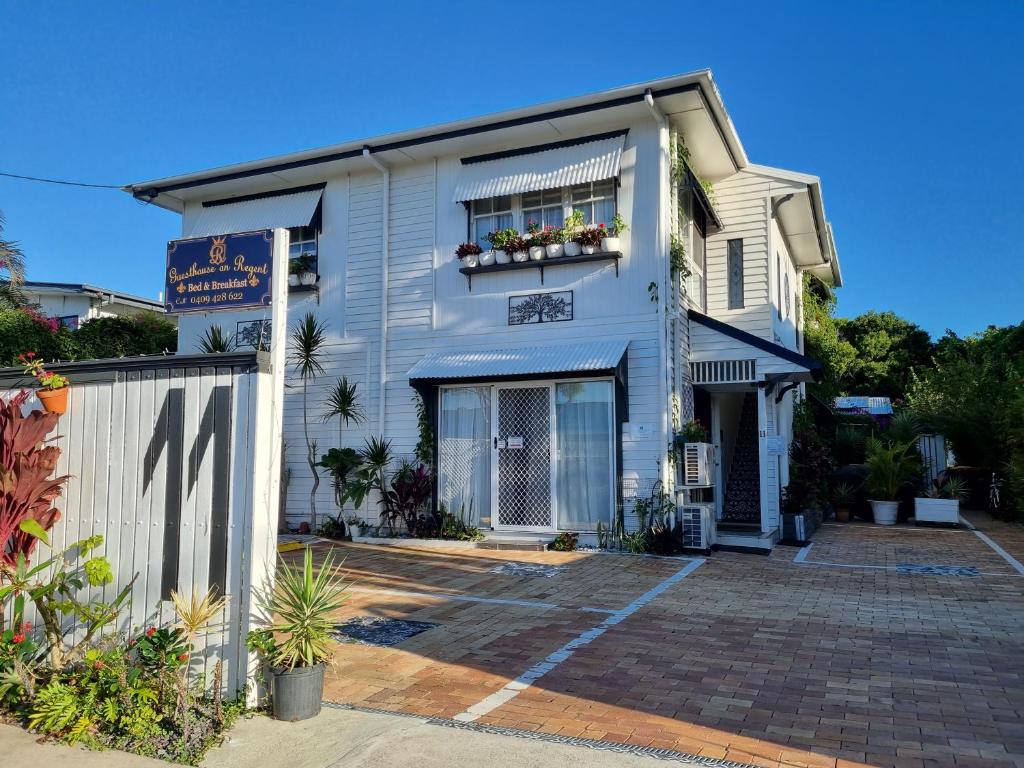 Guesthouse on Regent Bed and Breakfast Guesthouse on Regent Bed and Breakfast