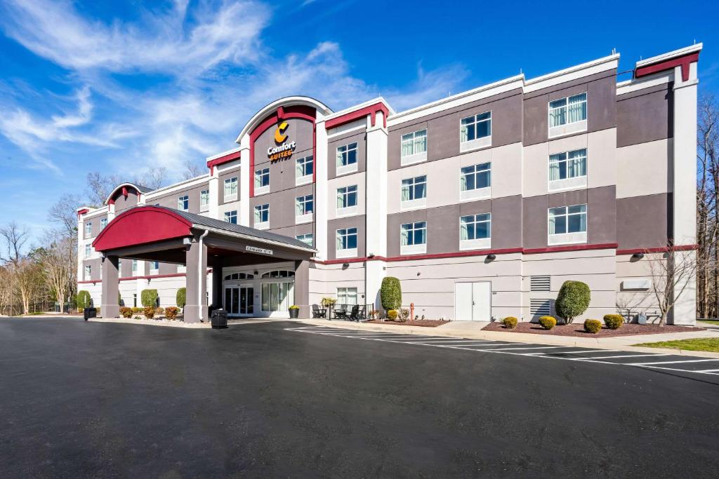 Comfort Suites Williamsburg Historic Area photo