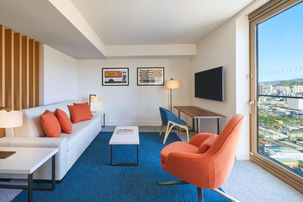 Renaissance Honolulu Hotel & Spa - Newly Opened 2024 - One-Bedroom King Suite With Sofa Bed Ocean View