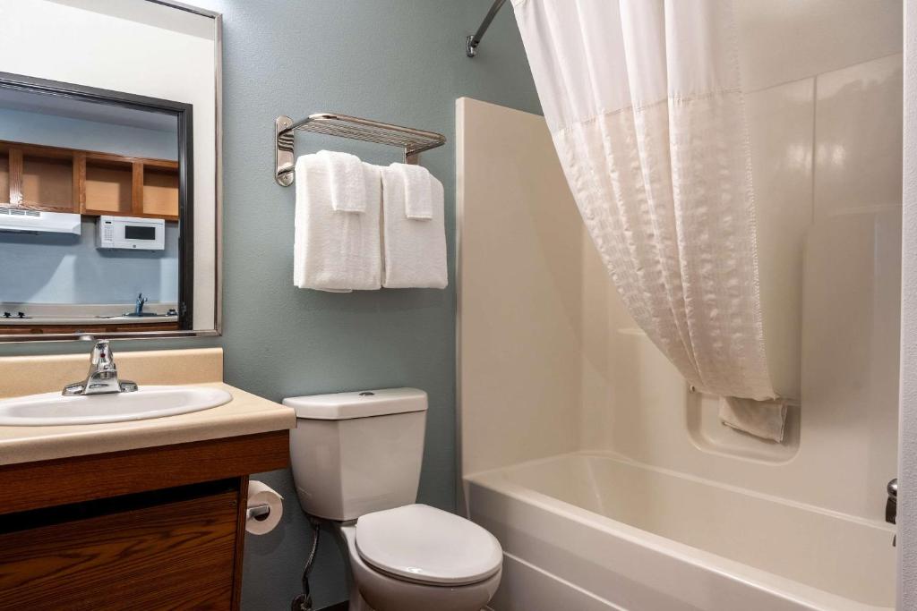 WoodSpring Suites Macon North photo