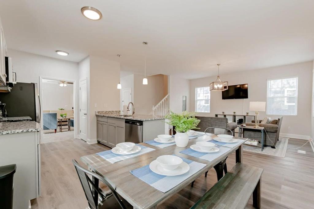 Perfectly Paired on Pope - House 1 - Salle Familiale