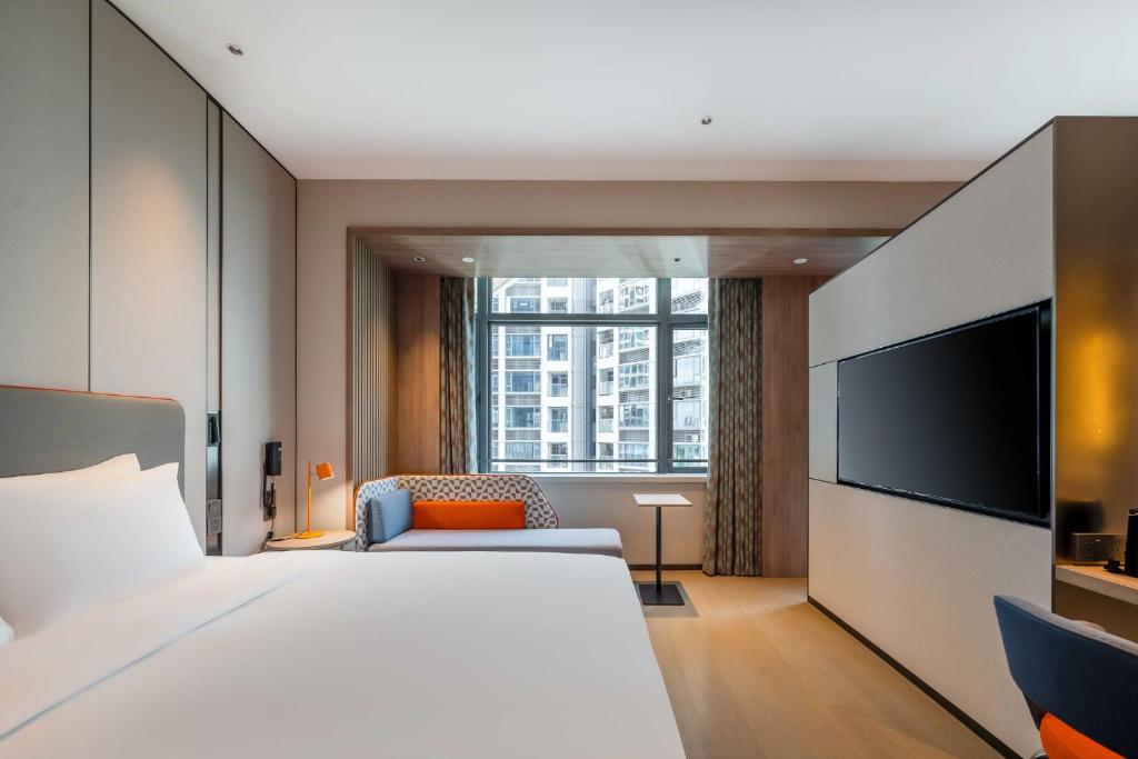 Holiday Inn Express Jiangmen East Station, an IHG Hotel - King Suite