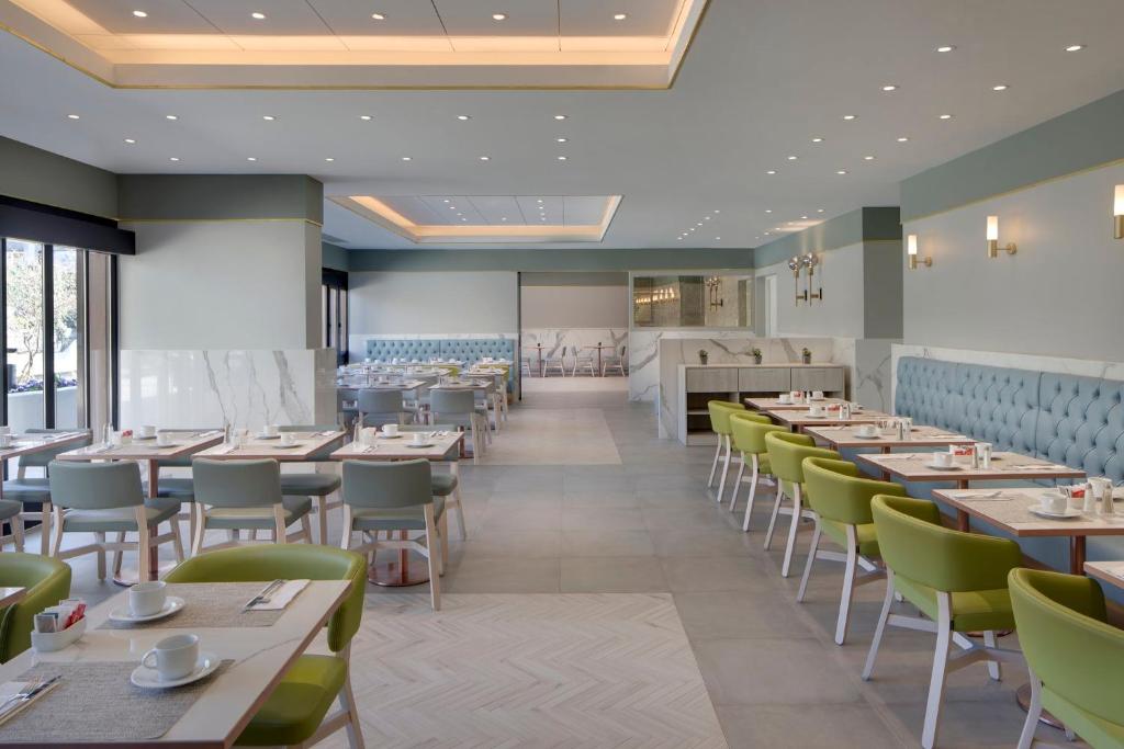 Restaurace v ubytování Crowne Plaza Zürich by IHG