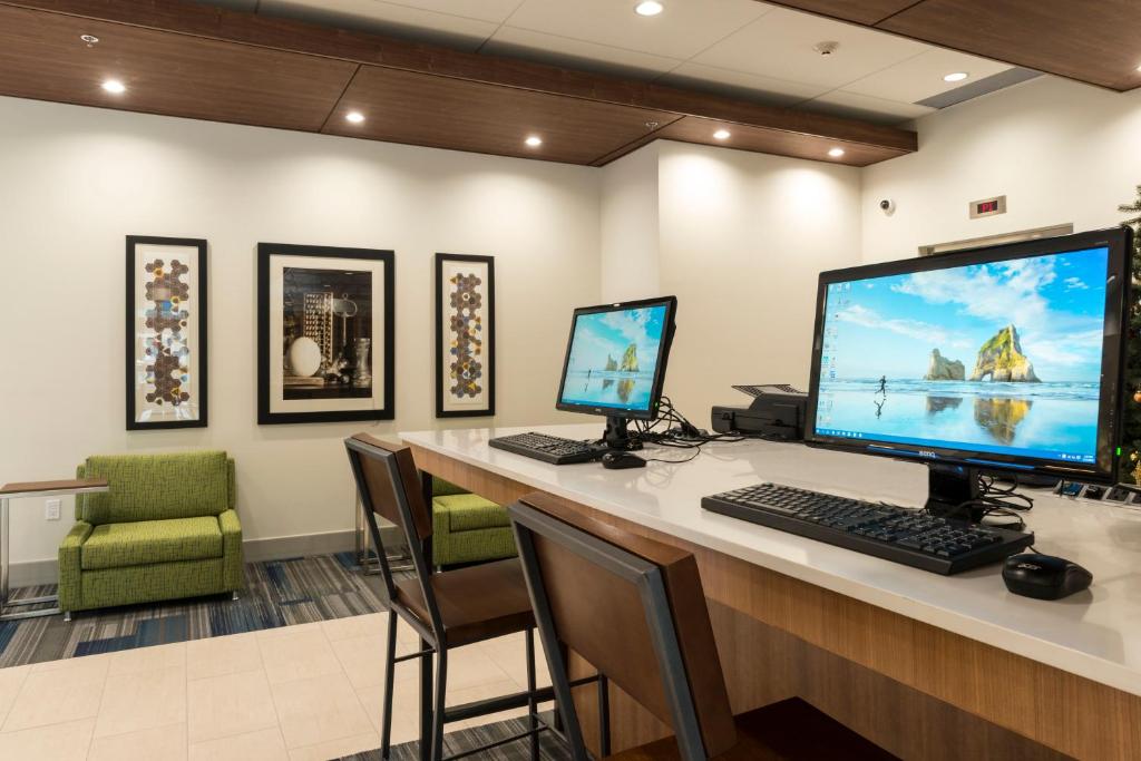 Holiday Inn Express & Suites Victoria-Colwood by IHG - Resim 16