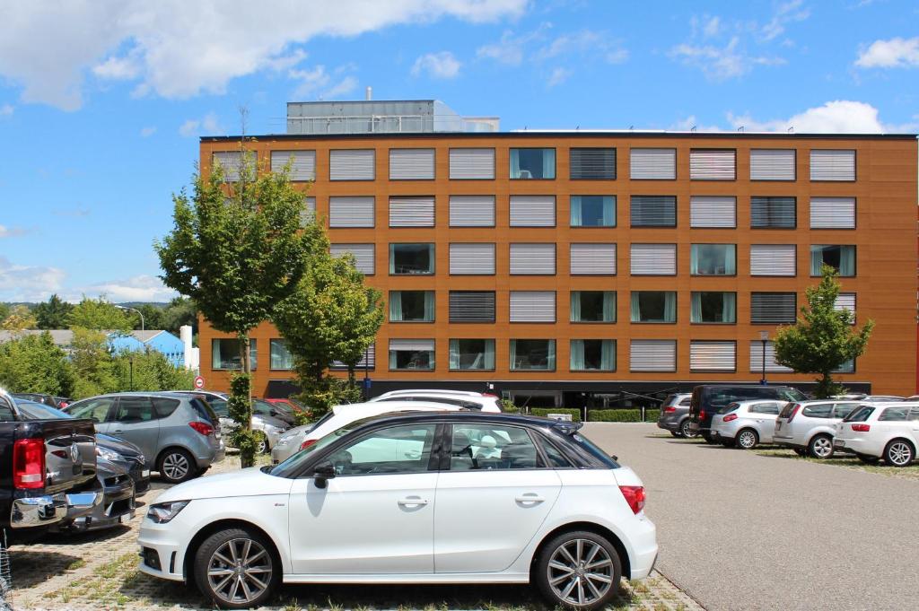 Holiday Inn Express Zürich Airport Rümlang Parken www.booking.com