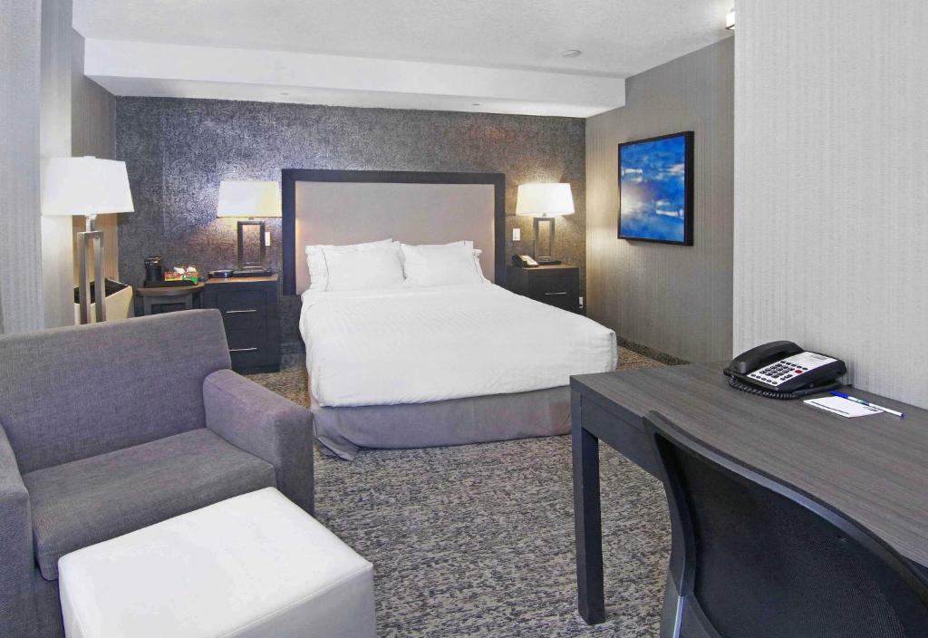 Holiday Inn Express and Suites Calgary by IHG - Resim 24